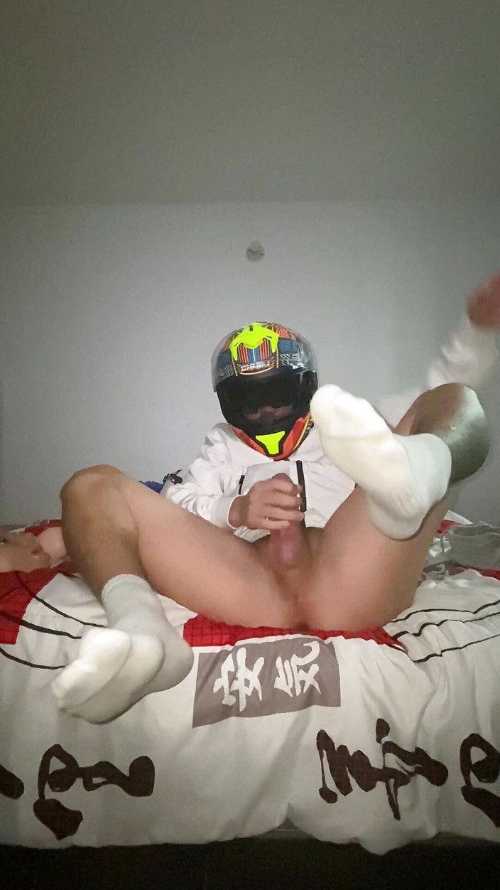 Tomas Styl: Motociclista se masturba después de montar