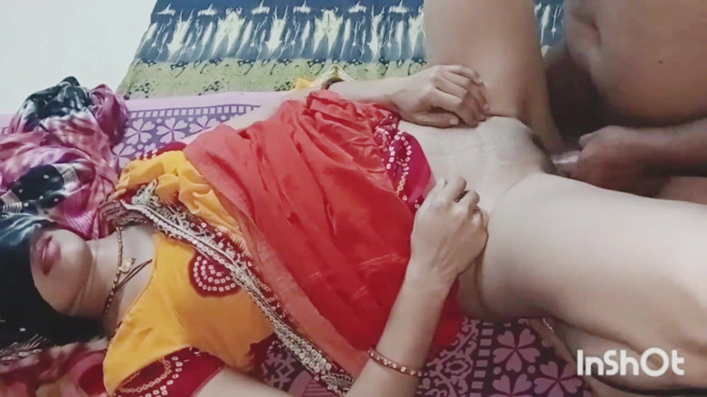 Village studio: Indická sexy holka byla ošukaná jejím manželem, hindské sexuální video