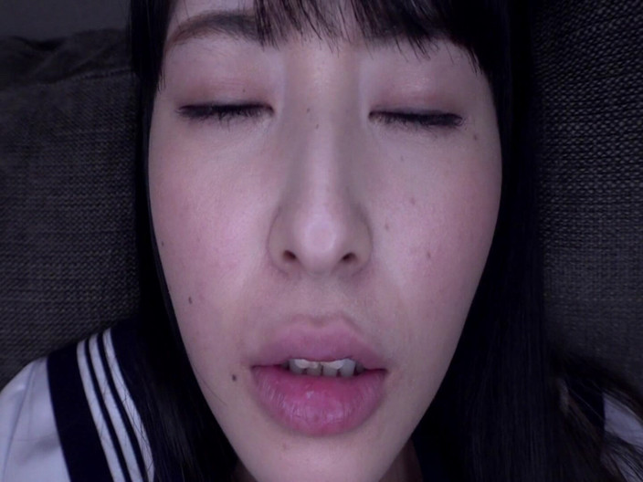 CherryBONBON: 거친 끈질긴 섹스 중 통제력을 잃는 균일한 미녀.