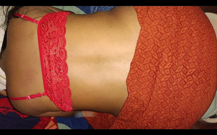 Queen4desi: Une bhabhi desi indienne sexy baise en gros plan sur...