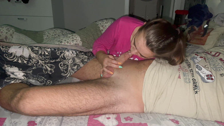 fantasycouplexxx: Blowjob pada waktu pagi dan pancutan mani dalam mulut - deepthroat