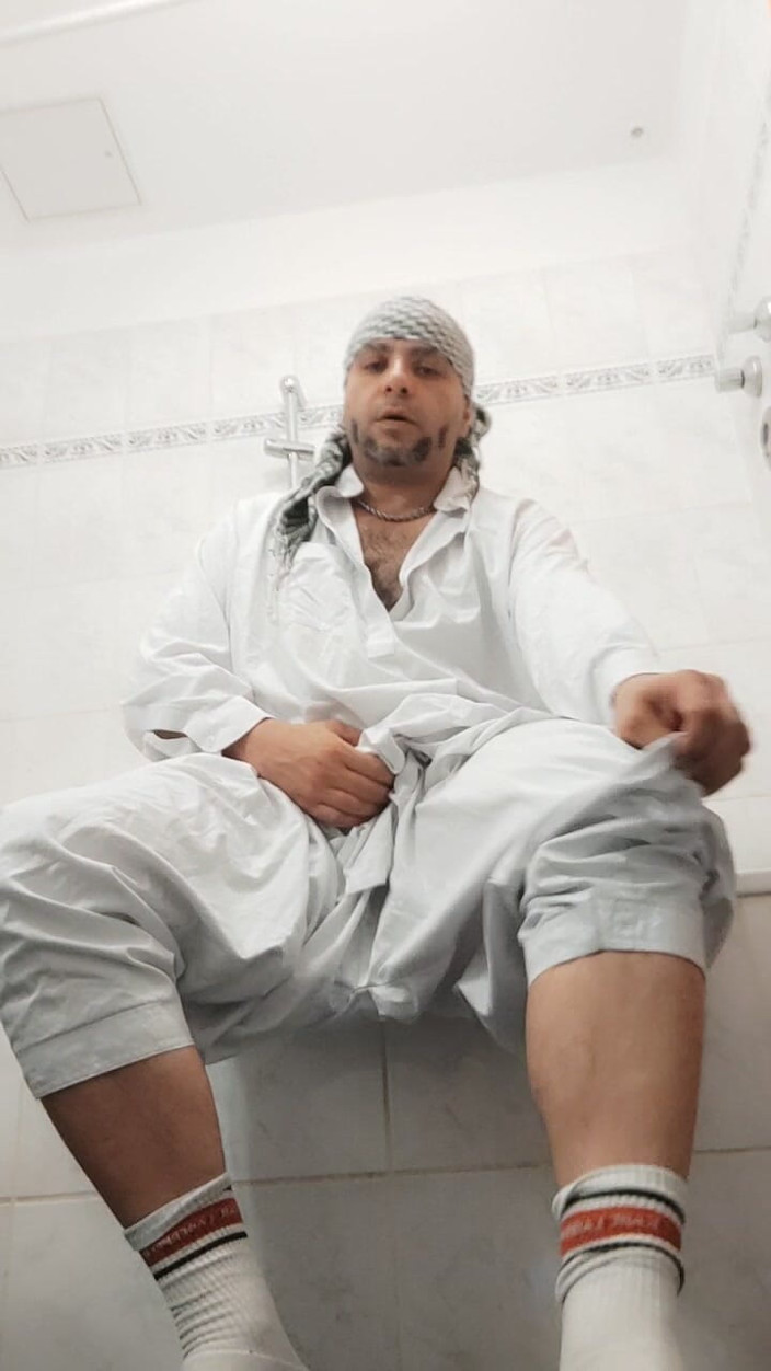 SmokedAlloy2: Dj Bro en de pissende blanke Afghaanse kleren