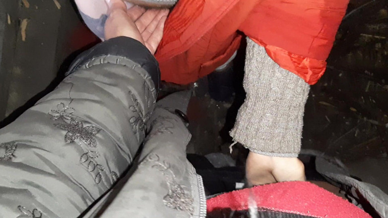 Lesbian-illusion: Sexul nostru romantic de toamnă într-o colibă - iluzie lesbiană