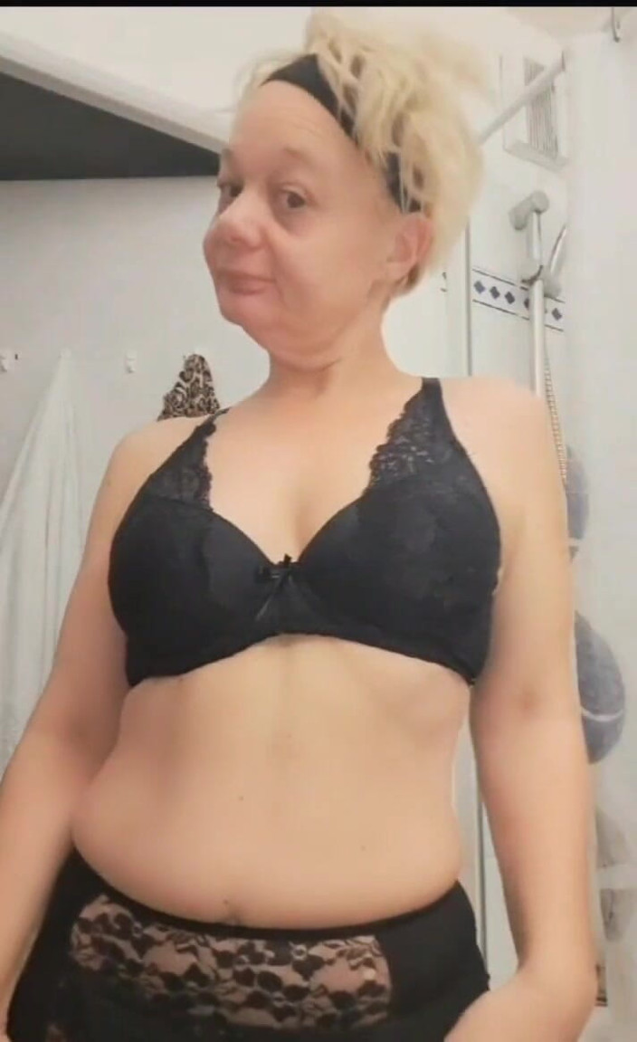 Sofy13: MILF en lingerie - courte vidéo 3