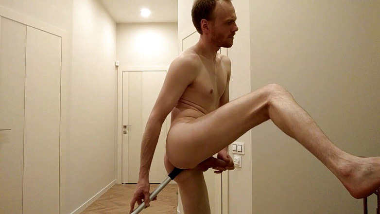 Lana Tuls Production: Schmutzige nackte typen-putzfrau fickte sich mit einem mop und abspritzen
