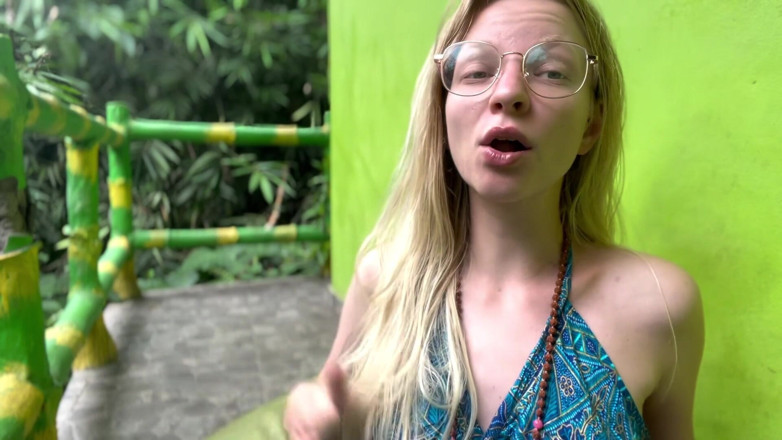 Goddess_Bella_Rae: जिज्ञासु बहन के लिए सरल कार्य!