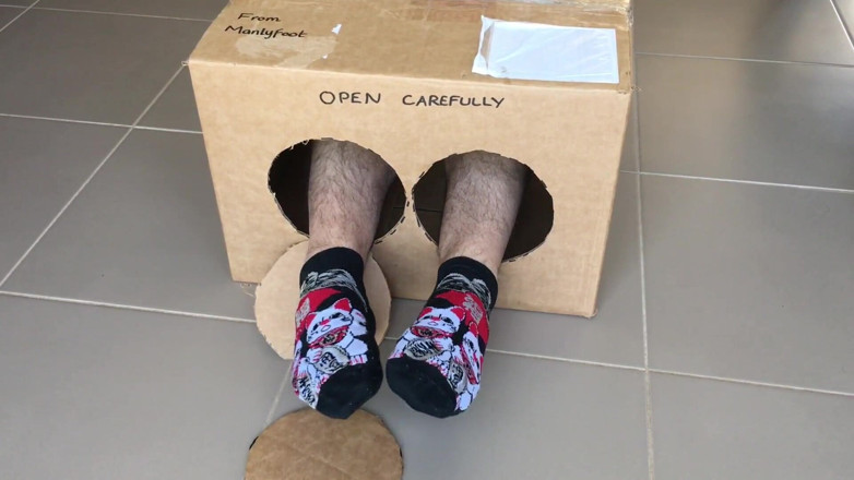 Manlyfoot: Überraschungs-lieferserie - glückliche magische katze knöchelsocken - große männliche füße, um drinnen...