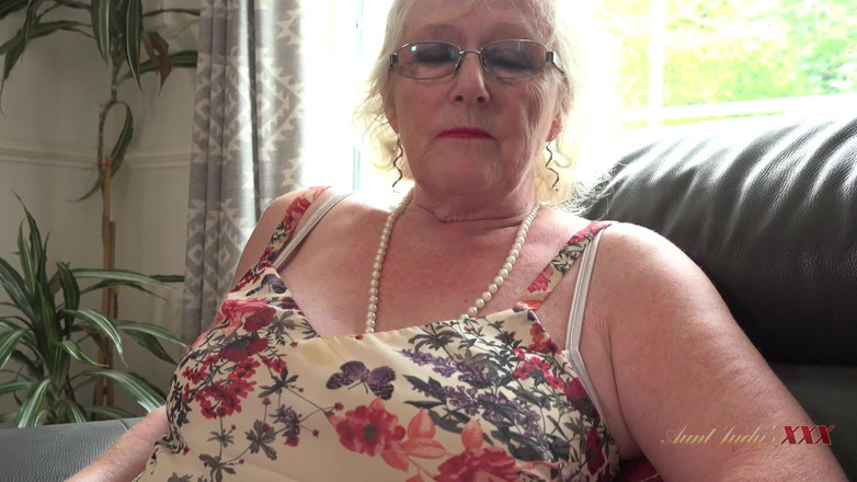 Aunt Judy's XXX: AuntjudysXXX - la tua gilf arrapata padrona di casa signora claire...
