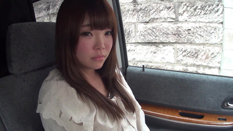 Caribbeancom: Asiatisches teen bekommt creampie nach dem ficken im auto