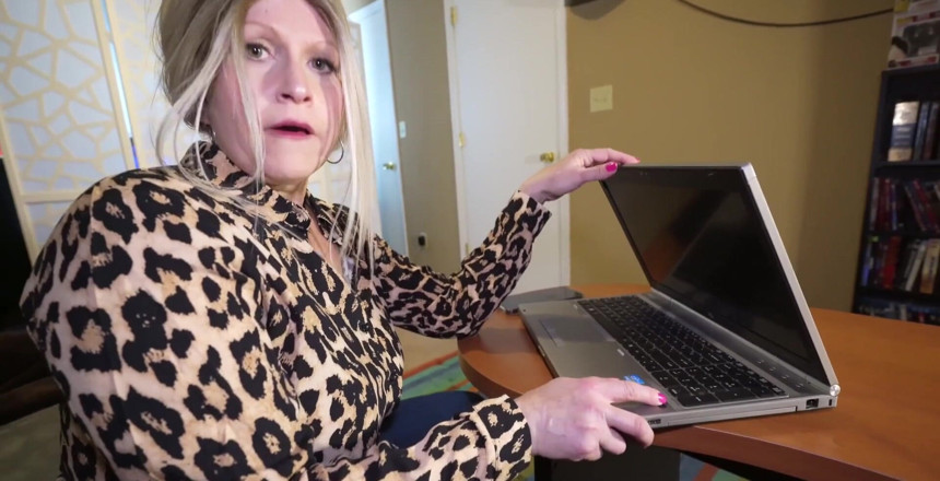 TabithaXXX: Le cauchemar de la prof, gloryhole, partie 2