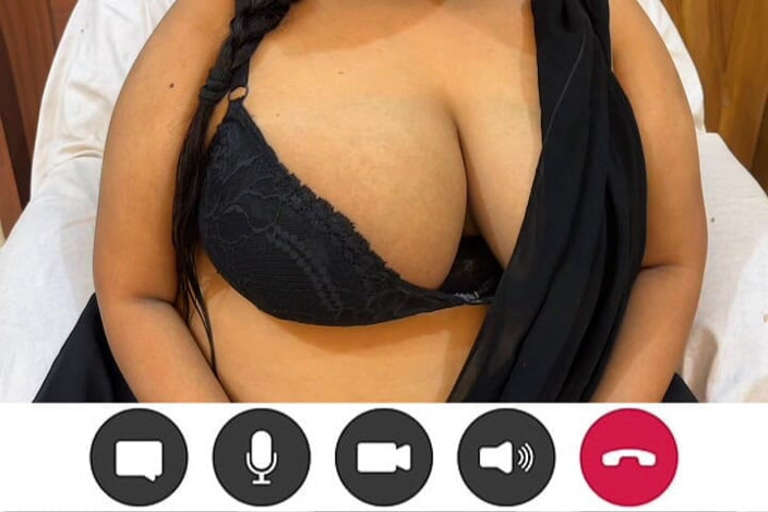 Your Boy's Cum: Bhabhi ko call record mms lick - дезі гаряча бхабхі Х'ю, запис відеодзвінка з цицьками