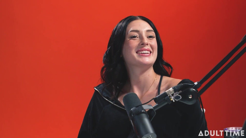 Adult Time Podcast: Charlotte Sins vindt P*rn de beste baan ter wereld! | de...