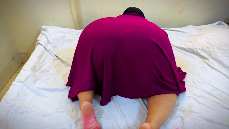 Your Boy's Cum: सेक्स के लिए अरब होटल में बड़ी गांड और चौड़ी चूत वाली प्यारी और सुंदर ईरानी युवा लड़की