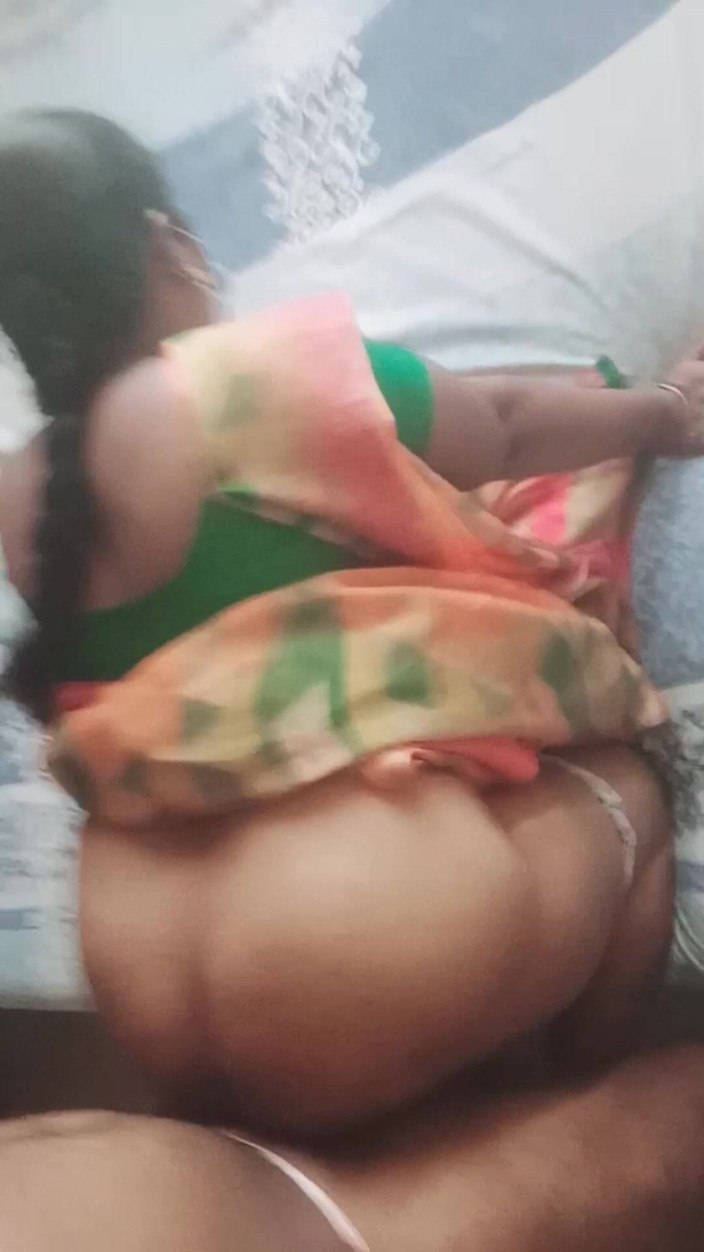 Pickup maami: Tamilische Ärztinnen-beraterin