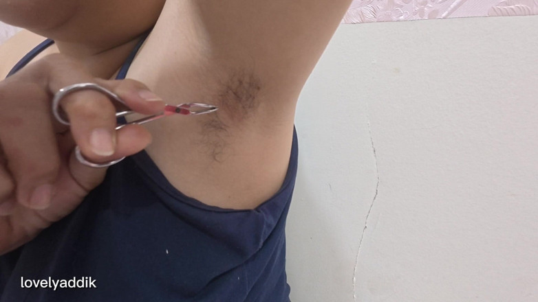 Lovelyaddik: Removing My Hair in My Armpit