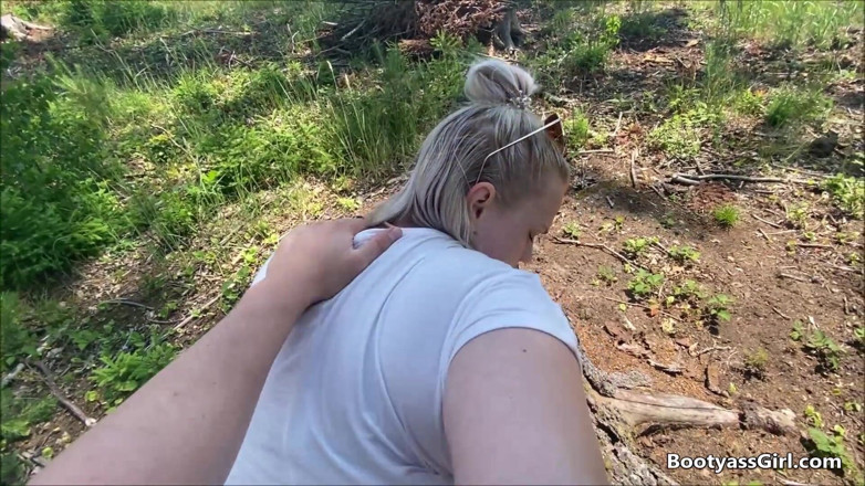 Bootyass Girl: Белую девушку с большой шикарной задницей трахнули в лесу