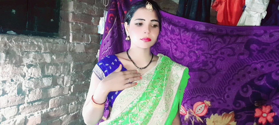 Renudbf: Devar mengongkek bhabhi desi India dara sebelum perkahwinannya begitu keras...