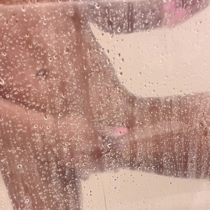Emilycreams1: Bercukur di Bilik Mandi