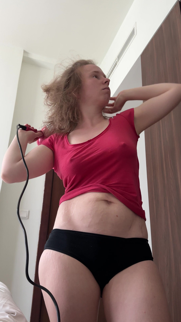 SweetLucy96: Berambut perang cantik dengan buah dada besar