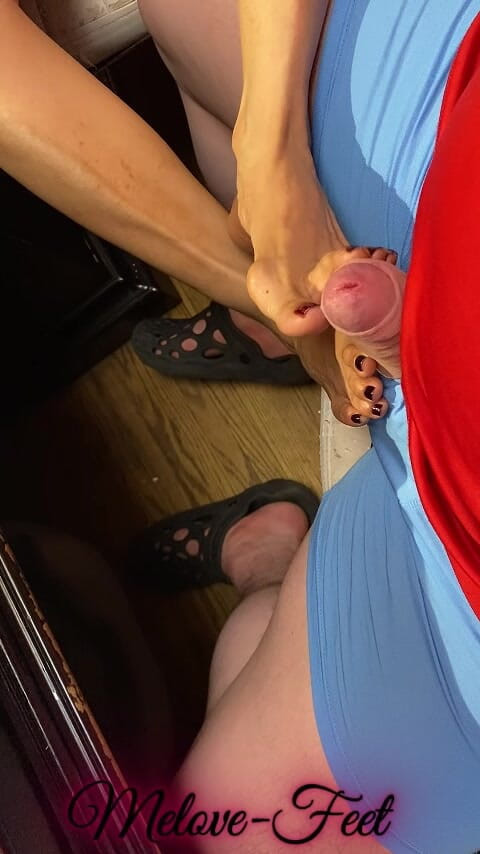 Naelor: 내일러에게 풋잡을 해주는 Melove