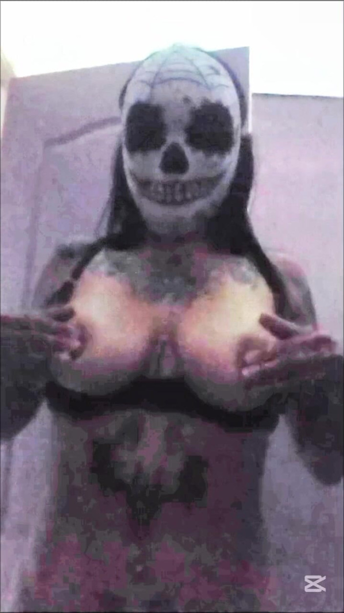 Sailorbigtits20: Jugando Con Mis Grandes Tetas