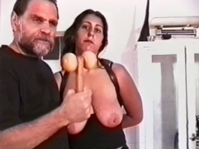 Vintage Fetish: Milf mit dicken titten wird gefesselt, geknebelt