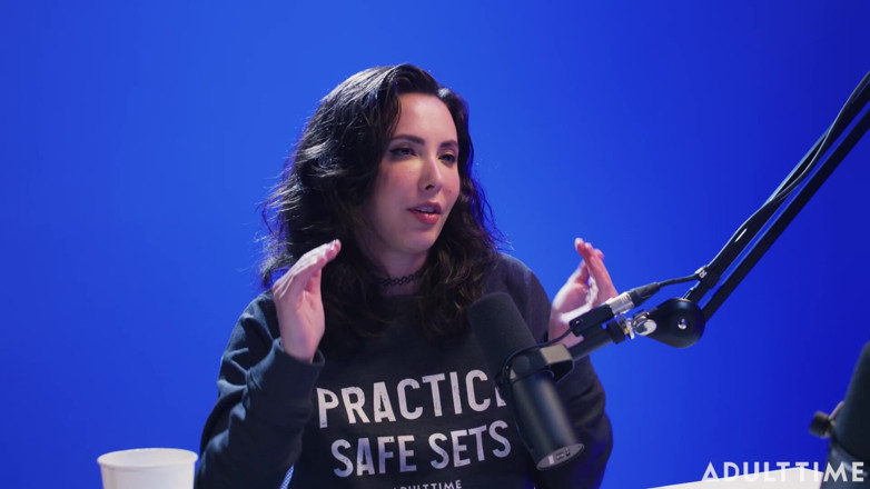 Adult Time Podcast: Casey Calvert: 타이거 킹 패러디, 사기꾼 증후군 및 BDSM | 성인 시간 팟 캐스트