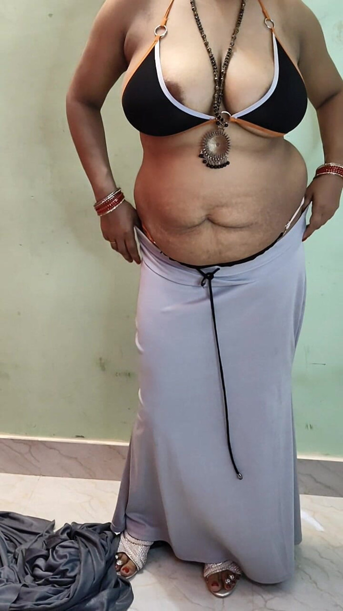 Kavita suman: 印度胖女人妻纱丽服peticot裸体舞蹈