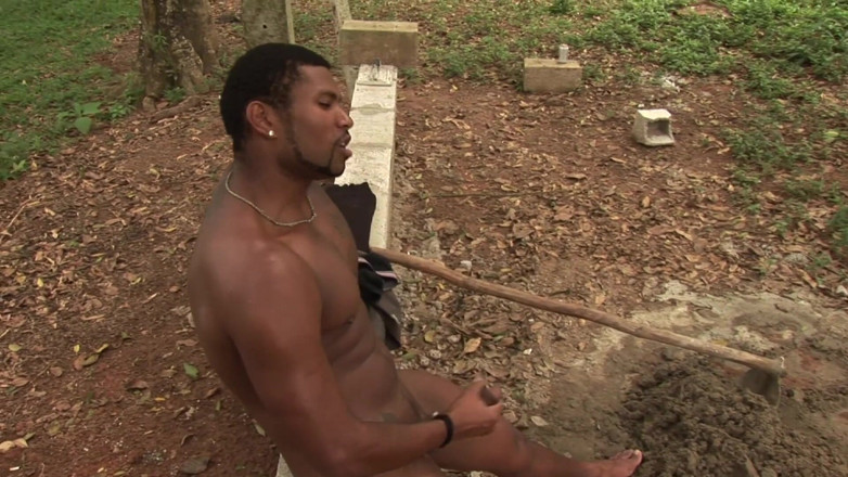 Male Dream: Tio de ébano cortado y cortado se masturba al aire libre