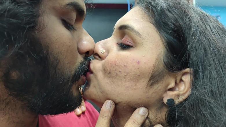 Vaishnavysharunraj: Bagian romansa malam - 1, romansa hot vaishnavy dan sharun raj di...