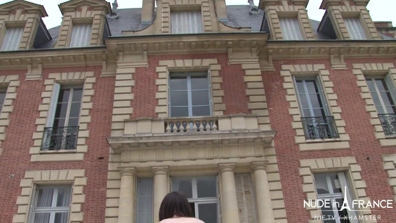 Nude in France: Amateur francés Hottie dueño de casa folla a su jardinero...