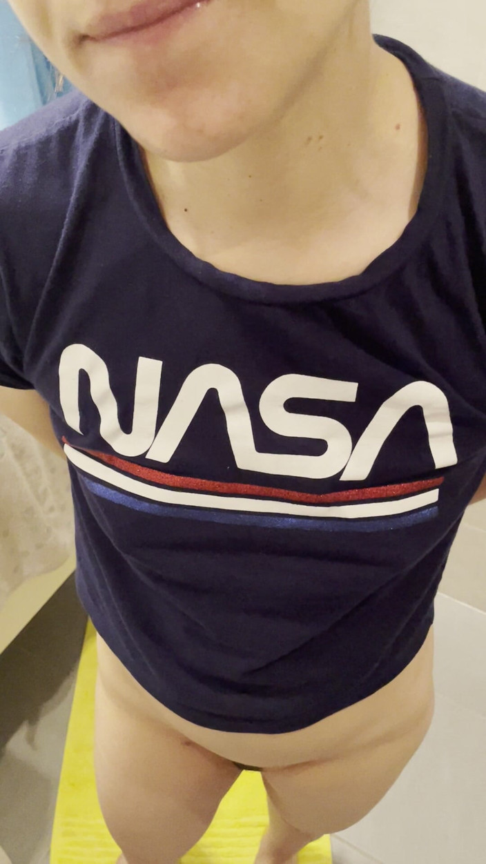 Dazzlingfacegirl: Eu o sirvo como uma bolas vazias