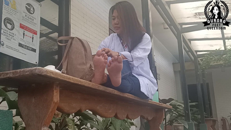 Queen Aurora: Candid Pinay Feet