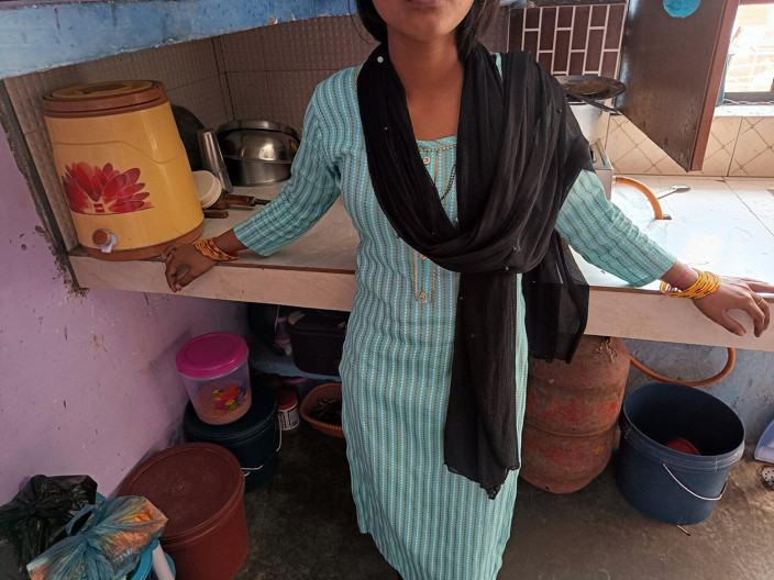 YOURAMRITA04: 20 साल की भारतीय देसी सील पैक लड़की की बॉयफ्रेंड द्वारा पहली बार पूरी चुदाई