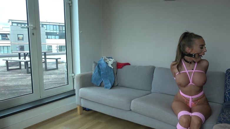 Latina Fetish: Latina domineert Emma: hogcuff en roze touwstraf, eindigt met beide...