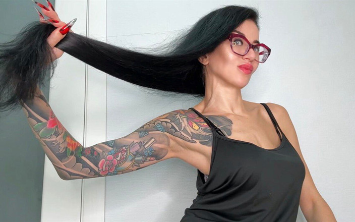 Julia domaina: Meine Anbetung der langen Haare
