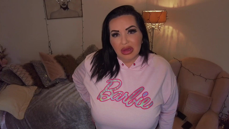 Mia MILF: Colegă de lucru mare și frumoasă sexy și excitată