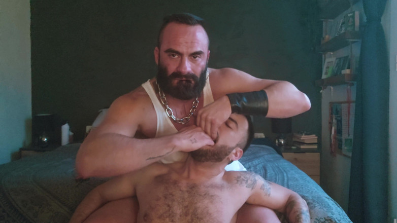 The Bearded Master: 개그 드 토이보이. 풀영상.