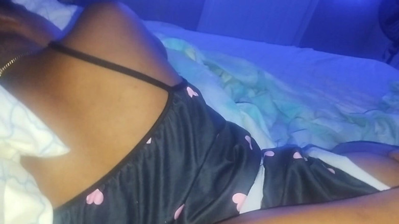 Skyy: Patrigno scopami per favore! Arrampicata a letto con il patrigno...