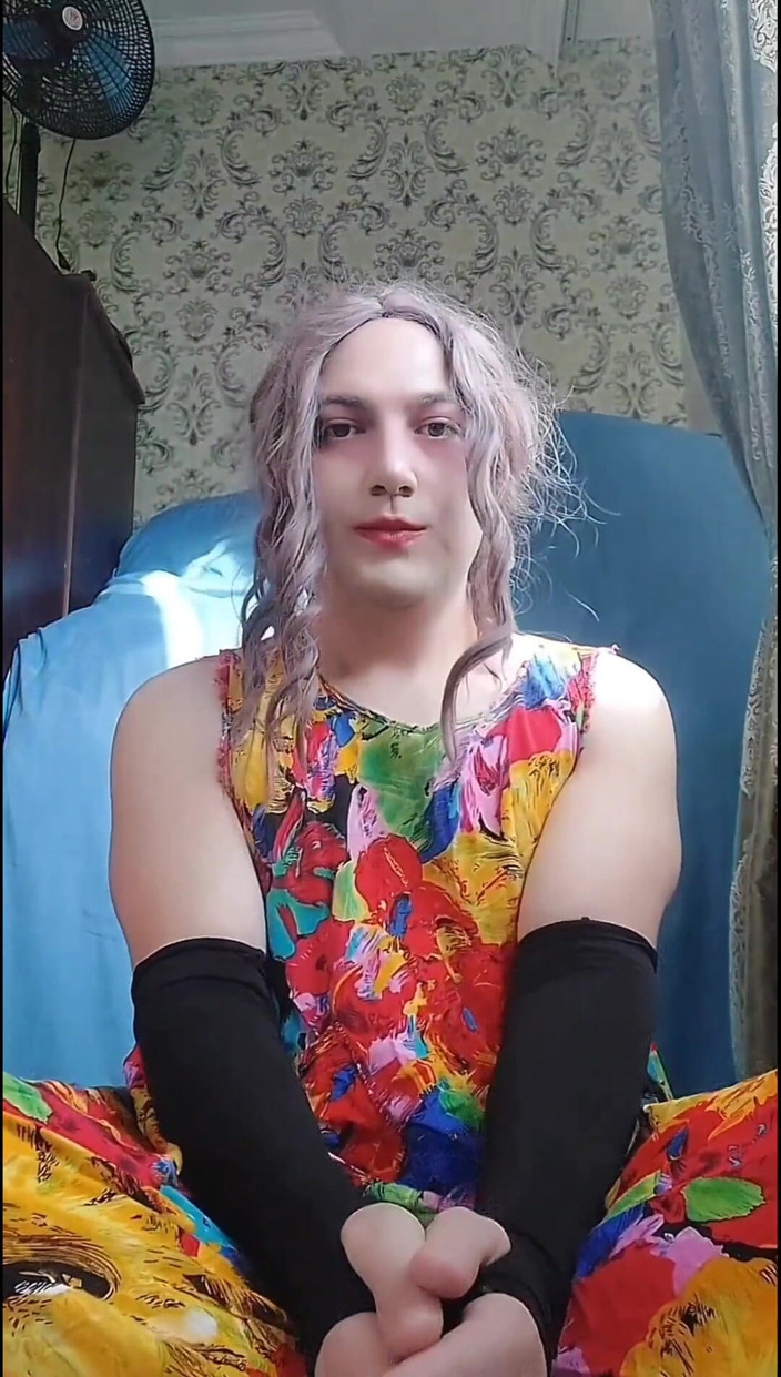 Kitty_Cross: Twerking cur alb crossdresser sissy amator Gay