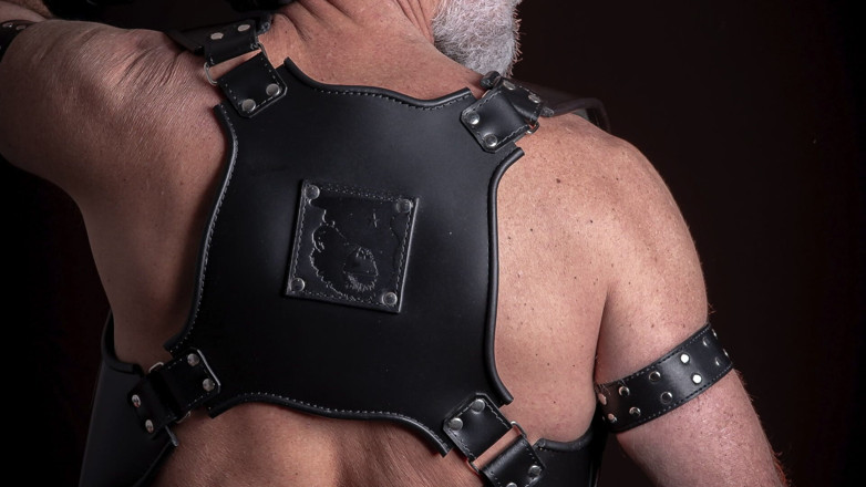 MusclesCigarsFFPig: Вітчим шкіряний панк