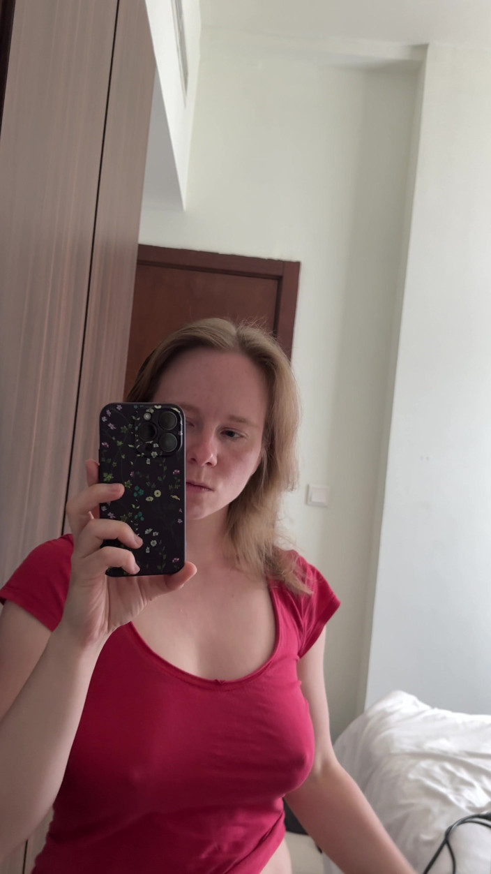 SweetLucy96: Vacker blondin med stora bröst