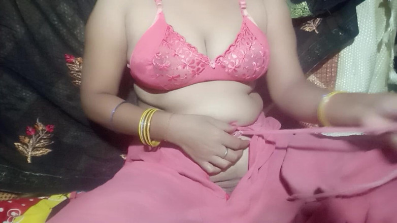 Soni sk: Femme au foyer deshi indienne, masterbution, gros gode, contrôle, orgasam...