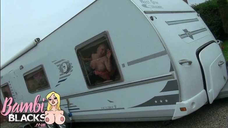 Creampie cum whores: Величезні статеві губи Тара отримує великий камшот