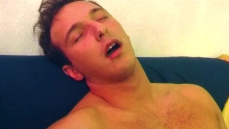 Bitch hunter: Schlampiger blowjob tropft nach intensivem muschilecken