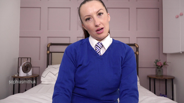SophiaSmithUK: Eleva curvă îi face laba profesorului