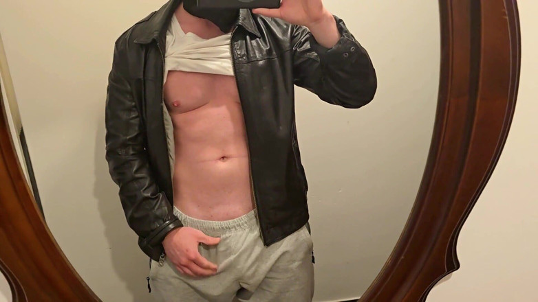 PhantomGentX: Nach Der Arbeit in Schwarzer Lederjacke Wichsen! Heißer Daddy Zeigt...