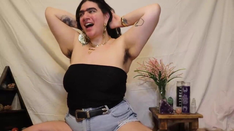 The Pits Project: Hairy goddess - Allie