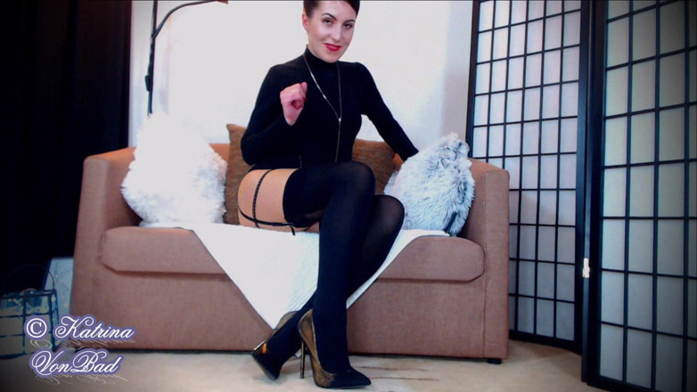 KatrinaVonBad: * Nylon Sniffer *