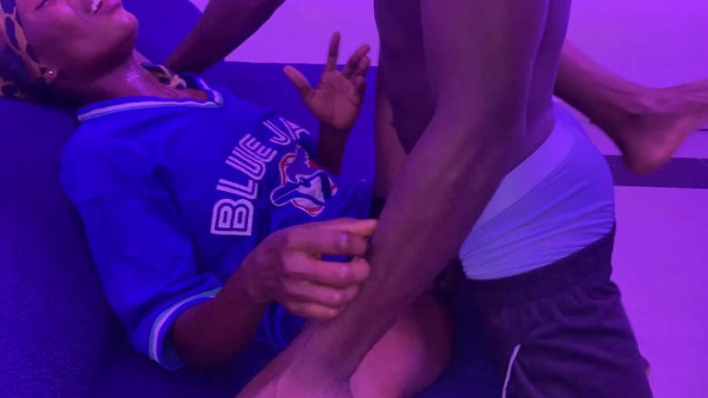 NaijaTeens: Memek sempit cewek kulit hitam ini dientot habis-habisan sama kontol...